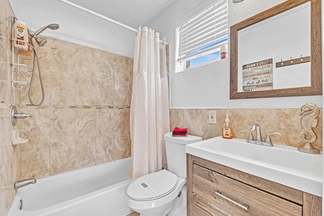 Apartament Hollywood Vacation Mins To Beach & Hard Rock #193 Zewnętrze zdjęcie
