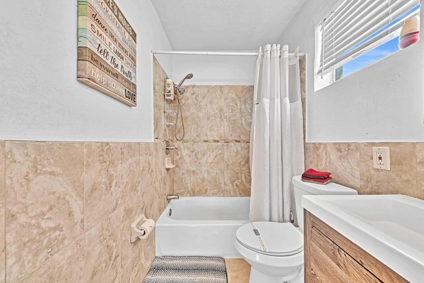 Apartament Hollywood Vacation Mins To Beach & Hard Rock #193 Zewnętrze zdjęcie